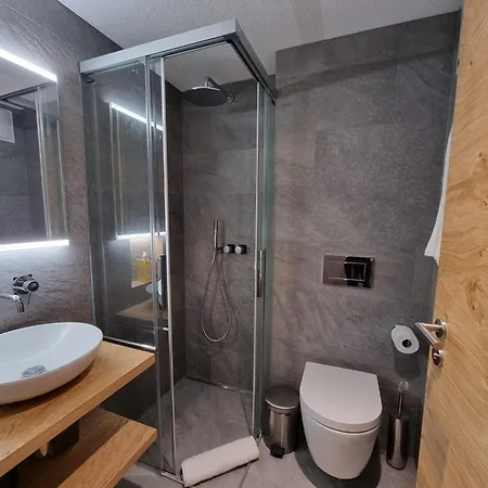 Апартаменты Riverside 2nd Floor South *